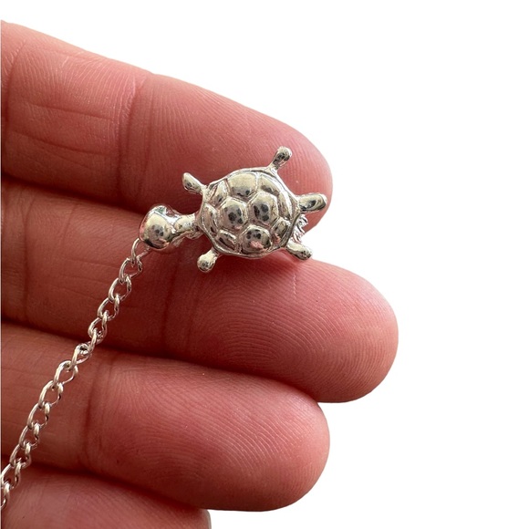 Silver Turtle Charm Adjustable Anklet - Picture 2 of 4